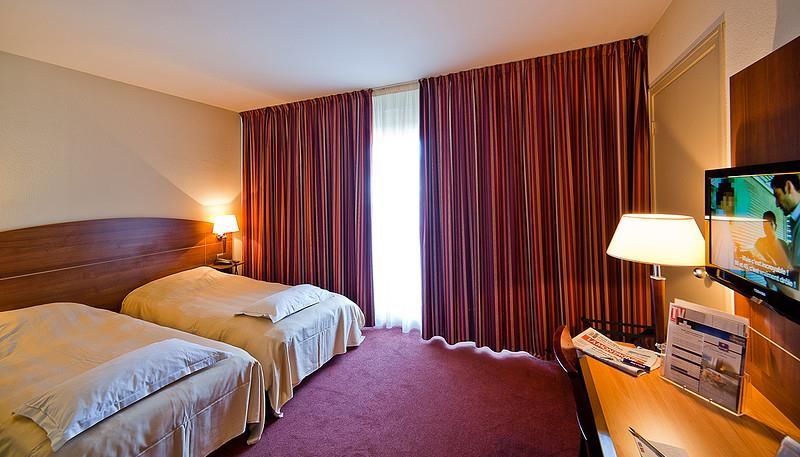 Kyriad Hotel Clermont Ferrand Centre Exterior photo
